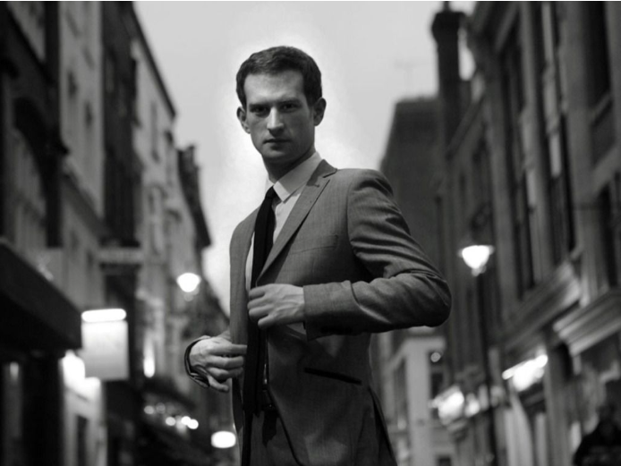 Anthony Strong, a tökéletes angol úriember a Margitszigeten - 2025.06.19 20 óra Margitszigeti Szabadtéri Színpad