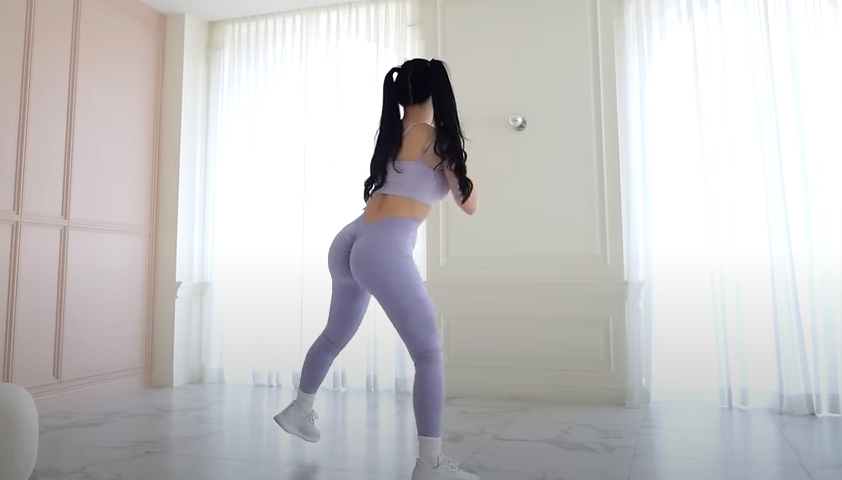 Formás fenék, formás láb