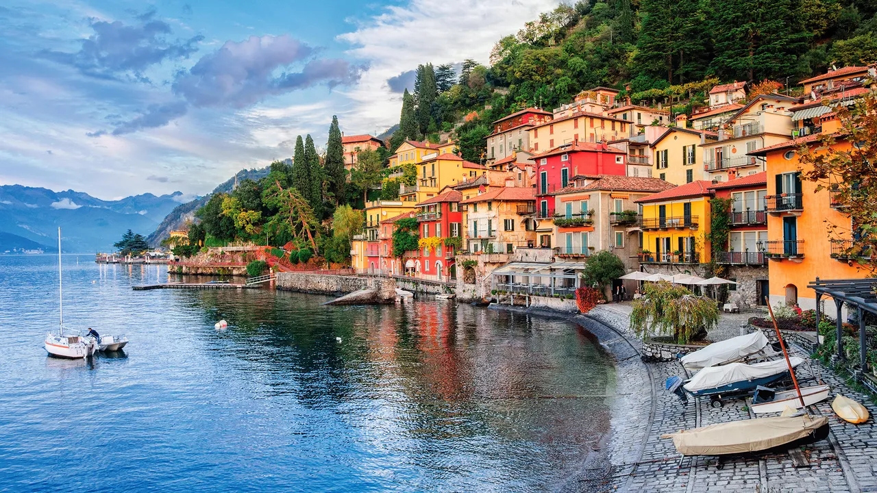 12 látnivaló a Comoi-tónál