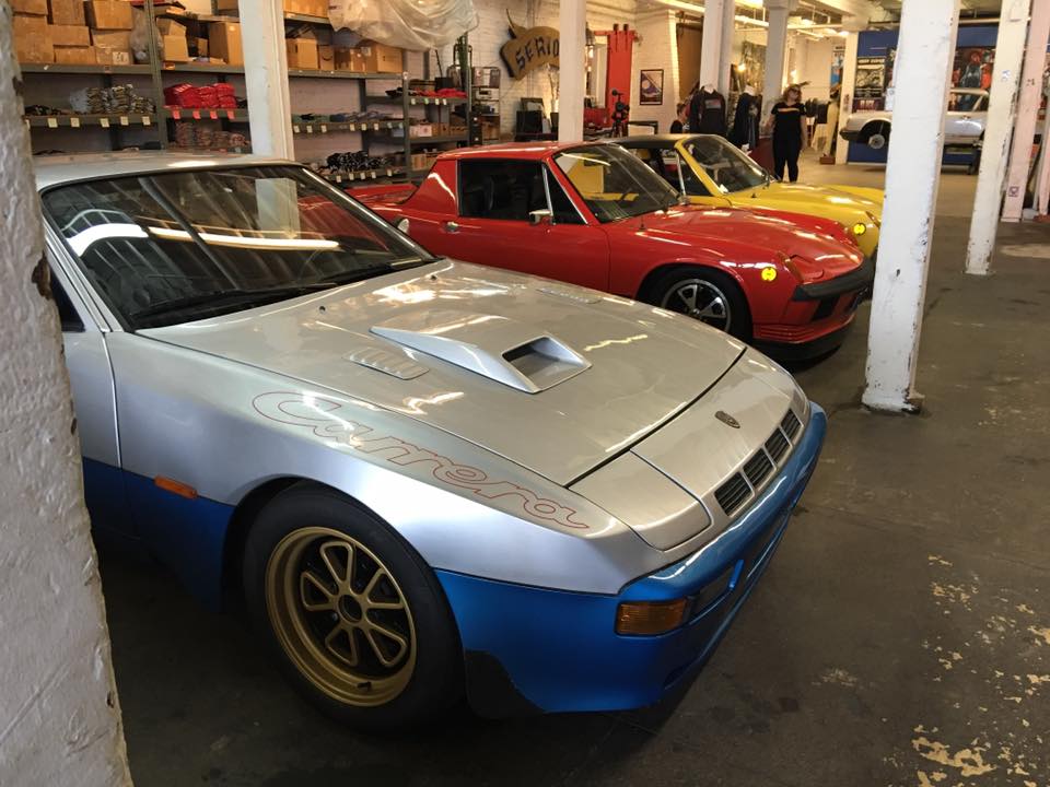 Magnus Walker Porsche-gyűjtő háza Los Angeles belvárosában