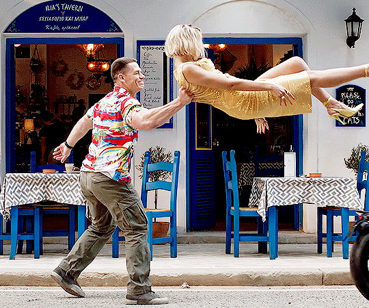 Dua Lipa végigtáncolja az éjszakát Henry Cavillel az új 