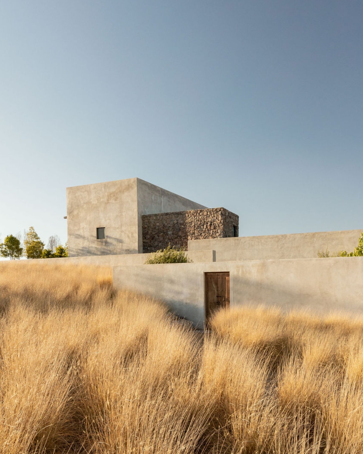 Egy nyers ház a hegyekben