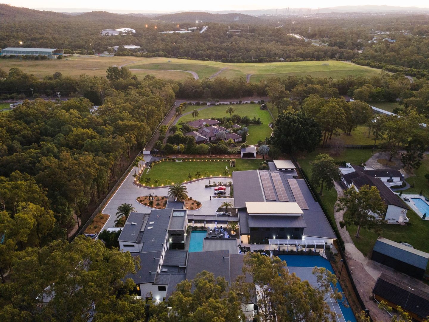 Ez a 15 millió dolláros brisbane-i birtok úgy néz ki, mintha egy 12 éves fiú álmodta volna meg