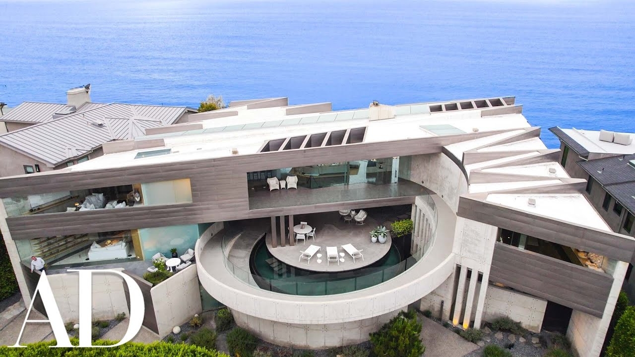 Egy futurisztikus 23,500,000 dolláros óceánparti kúria belseje