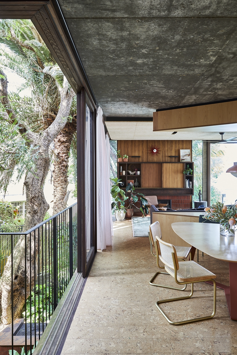 Egy építész saját otthona, amely olyan, mint egy faház 