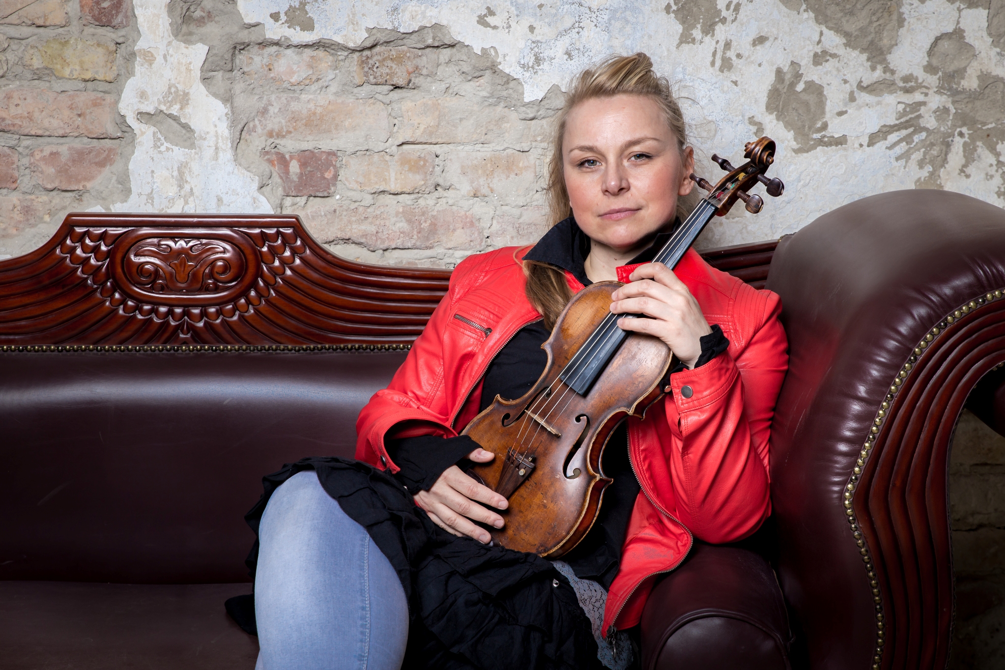 Szirtes Edina Mókus looper estje-Vers,zene,szeretet