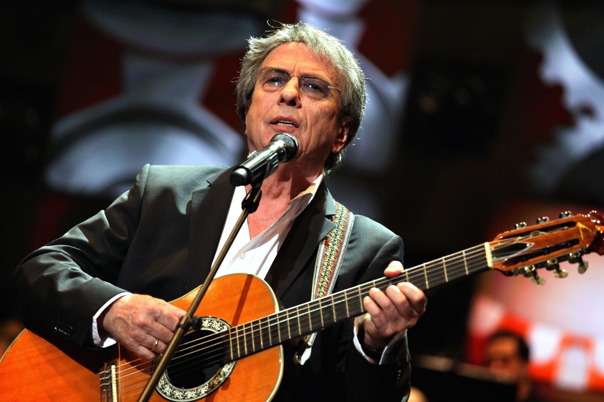 Június 26. Zorán koncertje A dalok nem változnak. Az ember sem. - 15 óra Fertőrákosi Kőfejtő és Barlangszínház