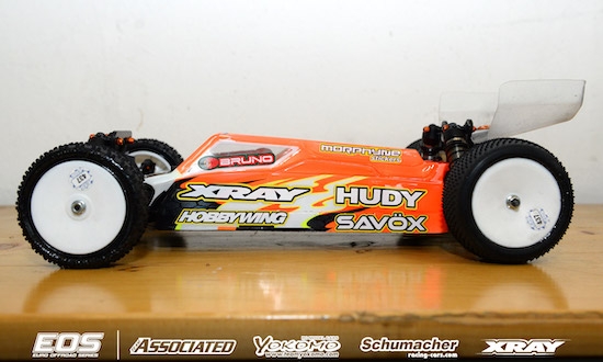 Az ember nem is gondolná, hogy a rádió távirányítású autók versenye milyen izgalmas tud lenni