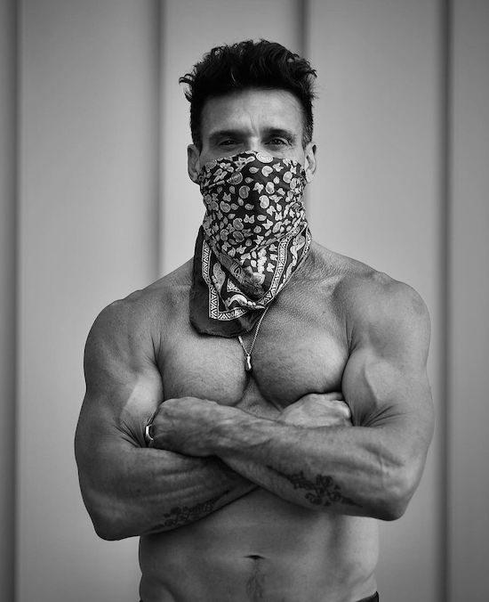 Frank Grillo-t sokan az Amerika kapitány filmek egyik gonoszával azonosítják. A kisportolt színész azonban a Spartacus sorozatban szerzett hírnevet magának