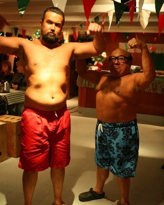 Rob a felhőtlen Philadelphia című sorozatban szerepelt hosszú ideig. Az forgatás évei alatt szépen lassan plusz kilókat szedett fel magára