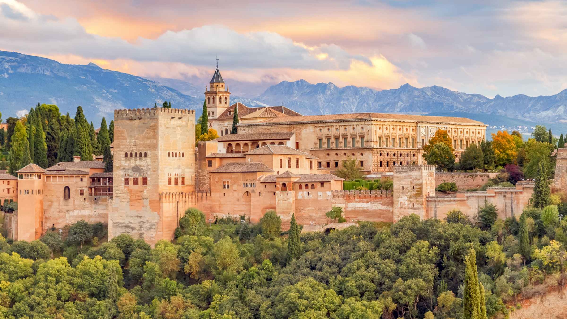 Granada - A Dél-Spanyolországi várost a tizenötödik század végéig a mórok uralták