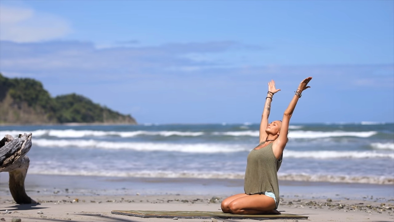 Ritkán hozunk jógás videókat, de ezt a hiányosságot most pótoljuk