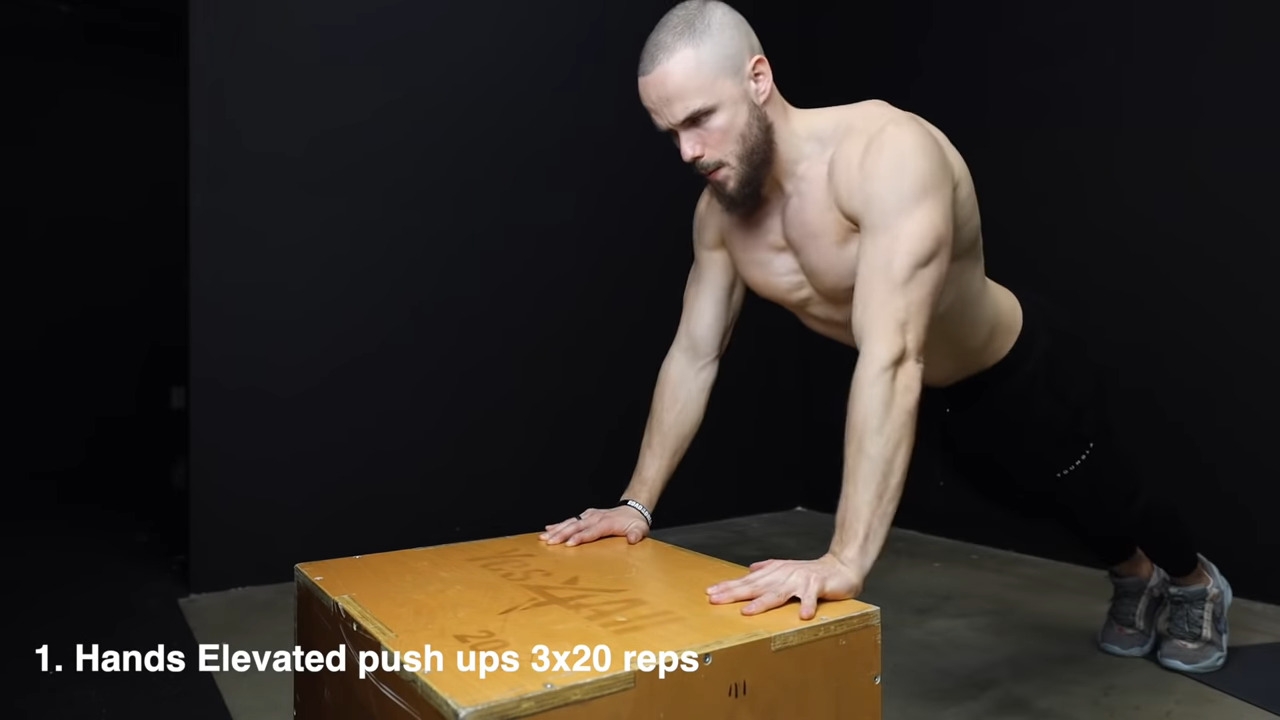 Mindig is csodálod a mozikban a szuperhősök mellizomzatát? Akár két hét alatt utólérheted őket.